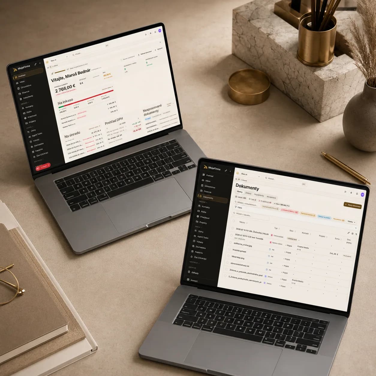 Dashboard a dokumenty MojaFirma na pracovnom stole