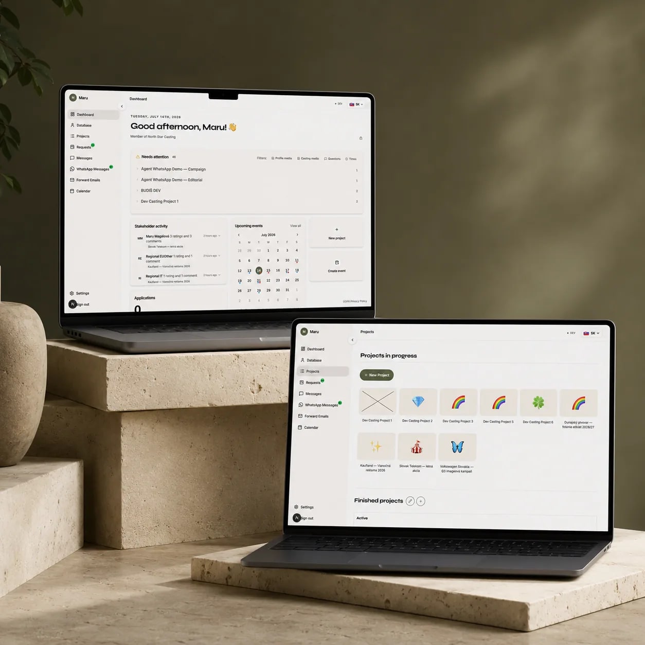 Dashboard a castingové výzvy Slates na dvoch notebookoch